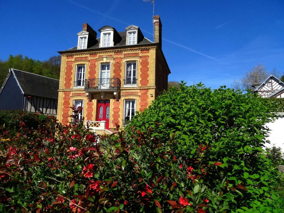 L'ajoussienne Hébergement de vacances Ajou